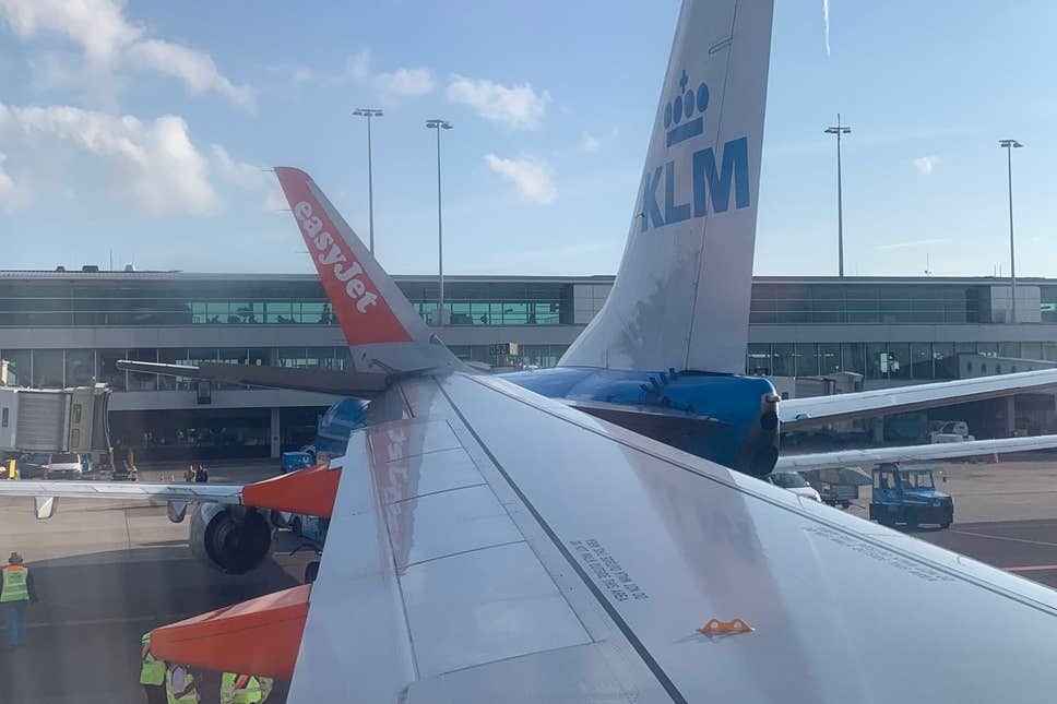 易捷航空客機與(yu) 荷航客機發生剮蹭 航班延誤