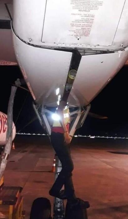 香料航空年僅(jin) 23歲機務被起落架艙門夾住死亡