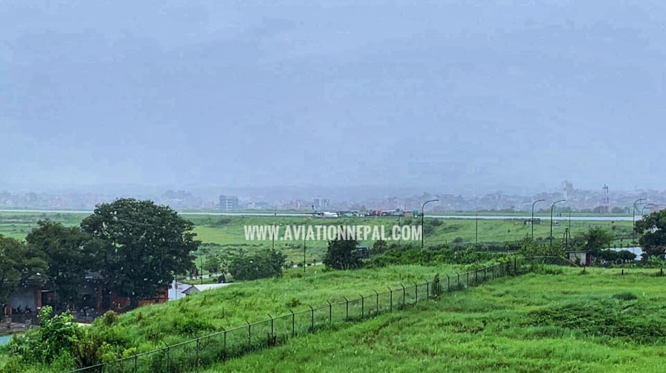 雪人航空客機衝(chong) 出跑道 圖片來源：Aviation Nepal