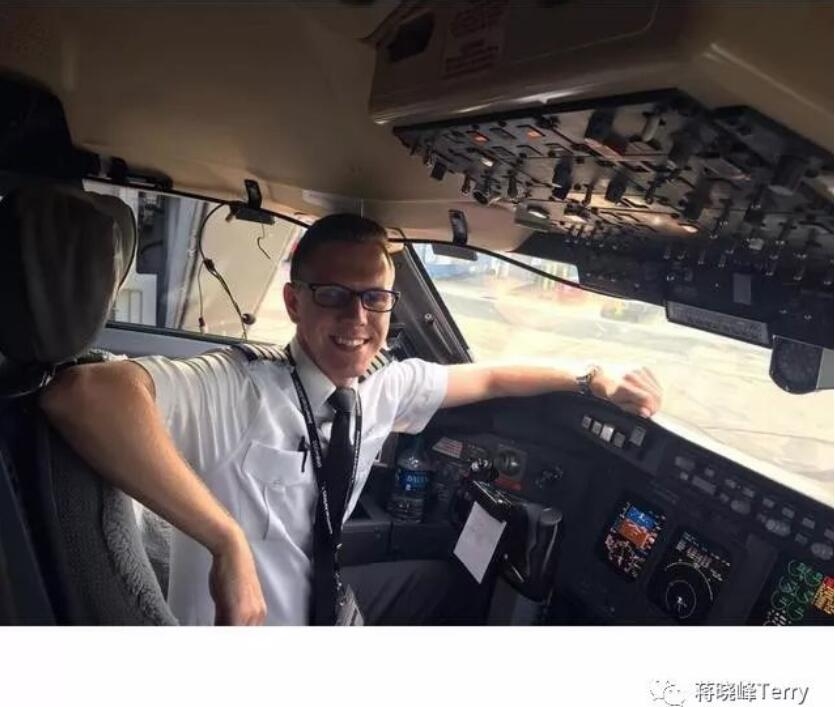 苦等7小時成機上唯一乘客 飛行員兒(er) 子讓媽媽坐“專(zhuan) 機”-青島空運