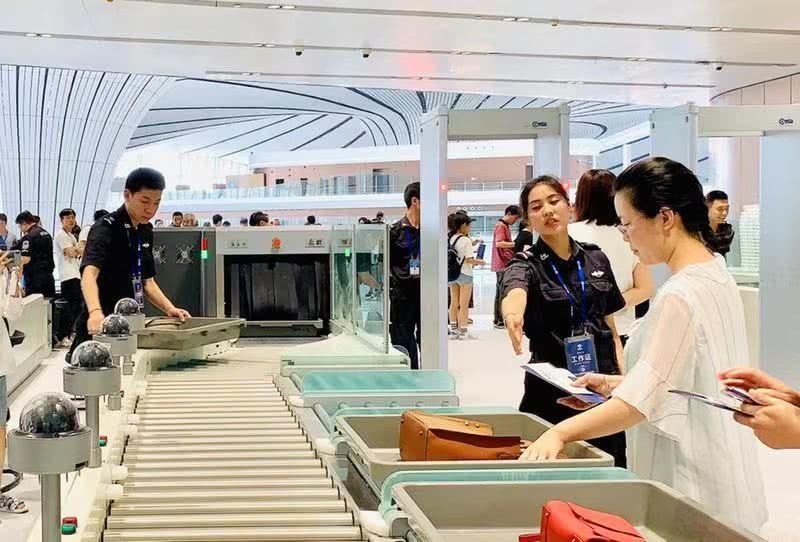 6000餘(yu) 人搶先體(ti) 驗大興(xing) 機場“值機”，各種“黑科技”亮相-亞(ya) 美尼亞(ya) 的國際快遞