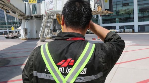 為(wei) 您“帶鹽” 鄭州機場機務的十二時辰-空運查詢