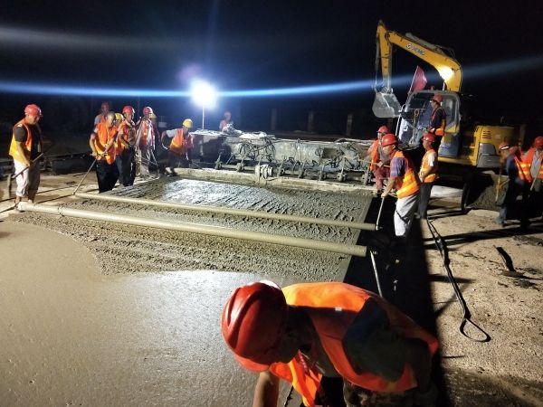 200餘(yu) 人奮戰三峽機場二期工程一線-日本空運