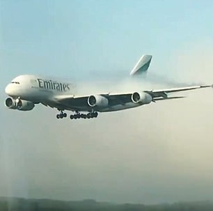 視頻：阿聯酋航空一架A380衝(chong) 破濃霧降落英國機場-貨運代理