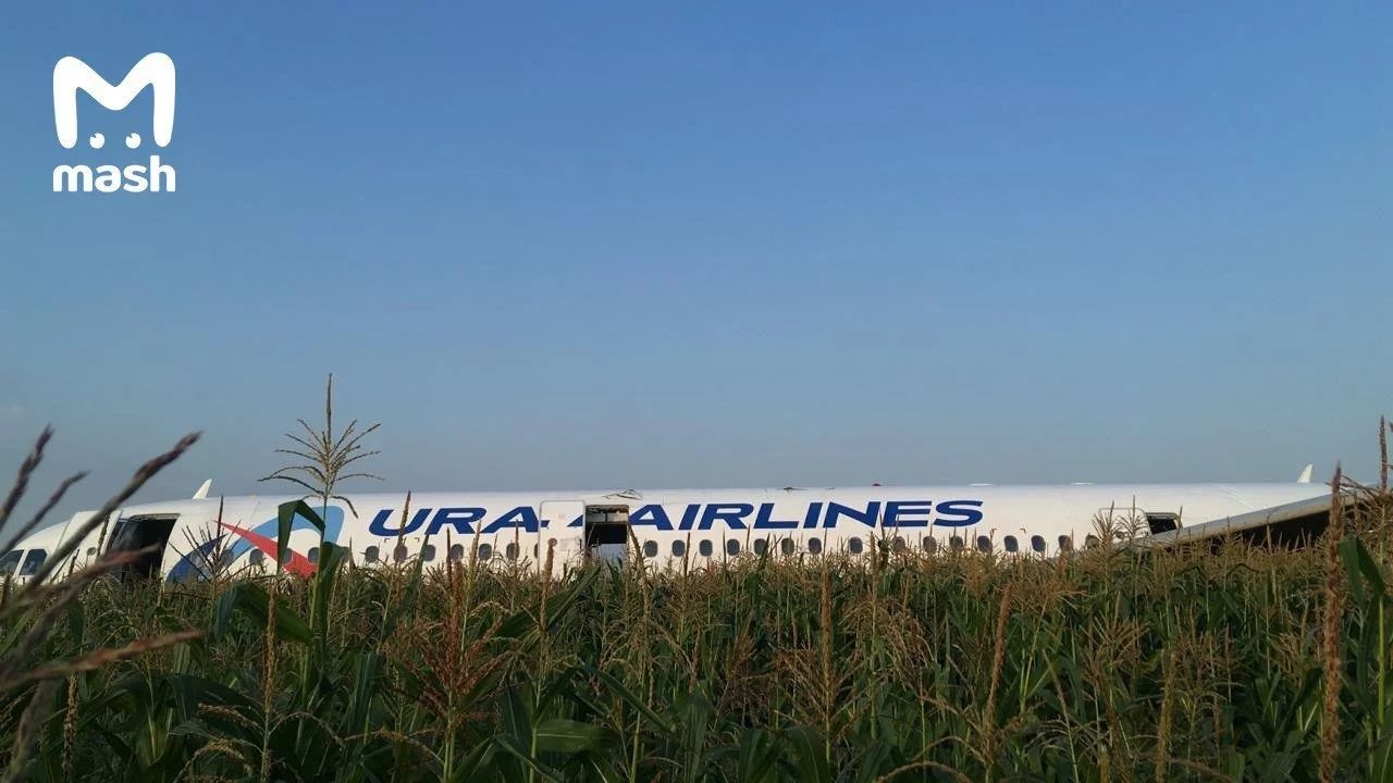 視頻|烏(wu) 拉爾航空客機雙發失效成功迫降 10多人受傷(shang) 