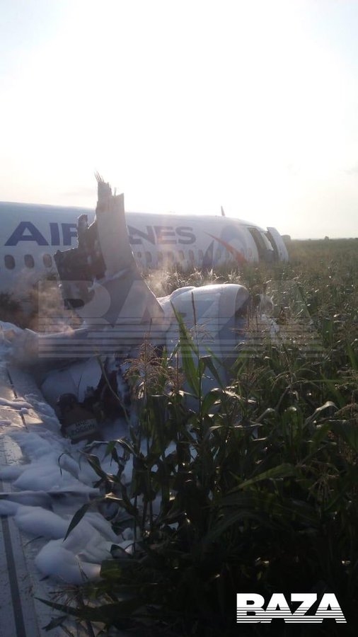 視頻|烏(wu) 拉爾航空客機雙發失效成功迫降 10多人受傷(shang) -歐洲航運代理