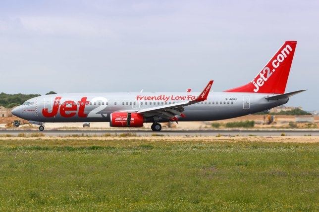 Jet2航空當班機長暈倒 機上休班機長伸援手緊急備降