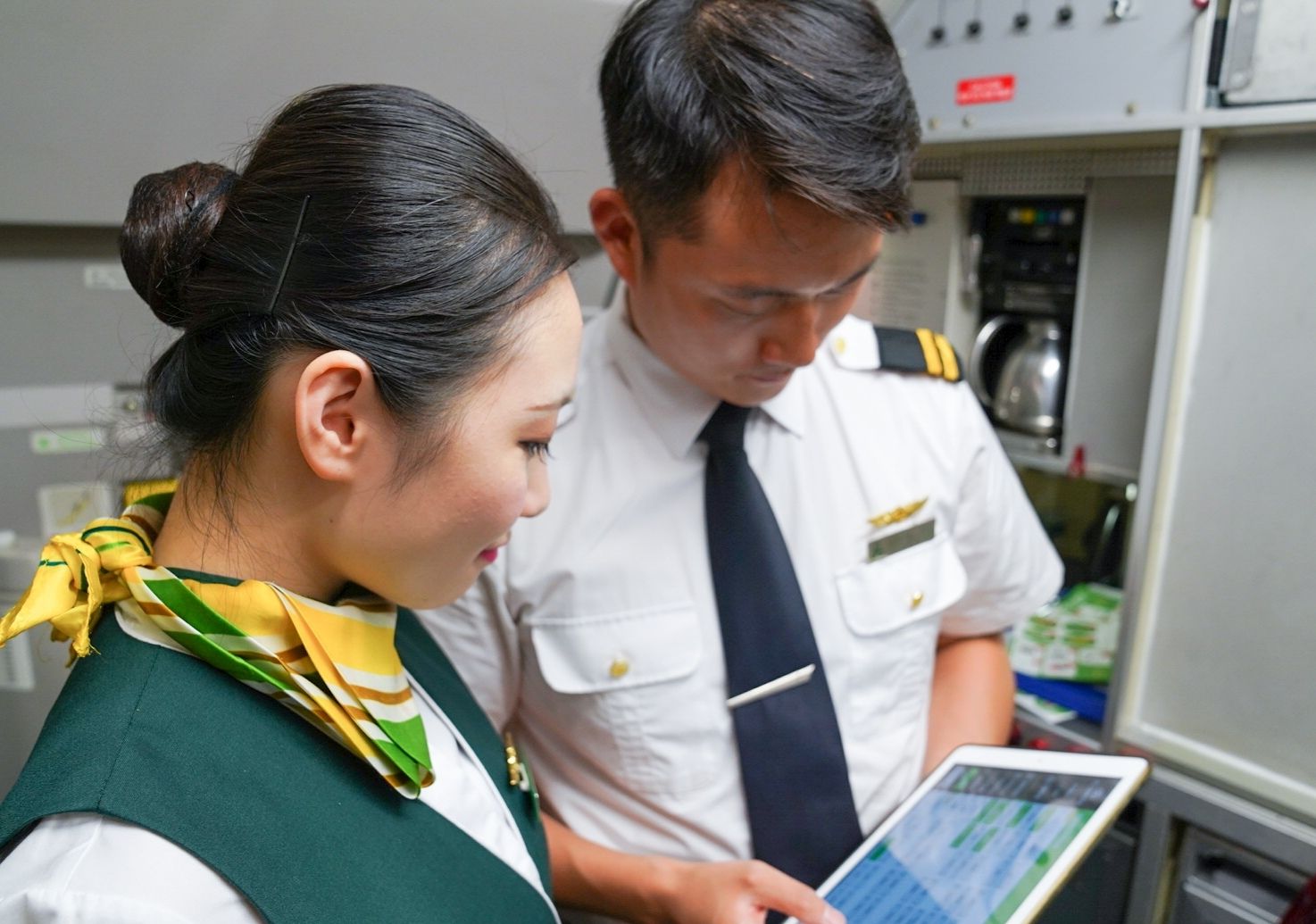 春秋航空開啟機上“無網支付”
春秋航空供圖