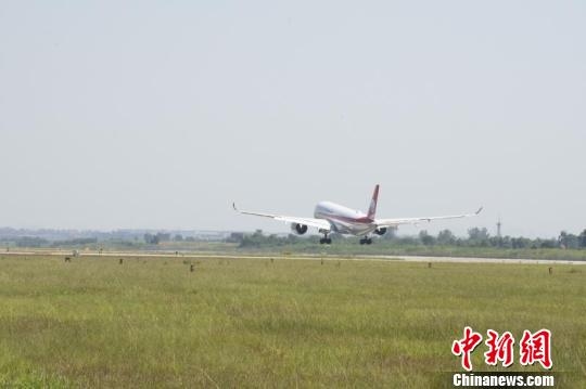 成都機場中秋假期運送旅客40.5萬(wan) 人次 同比增長3.95%