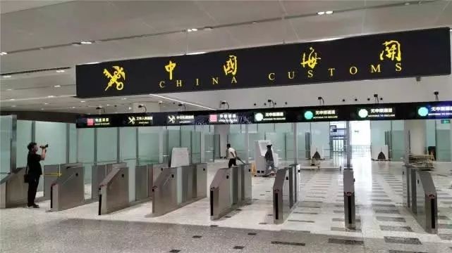 國內(nei) 自動化智能化程度最高空港海關(guan)  大興(xing) 機場海關(guan) 可隨時開關(guan) 運行