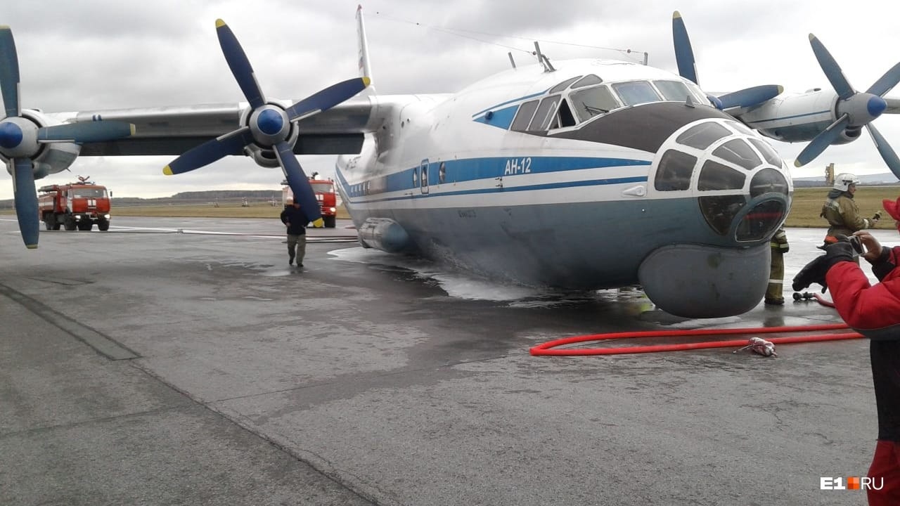 現場|俄安12飛機起落架故障以機腹迫降 無人傷(shang) 亡-海運價(jia) 格