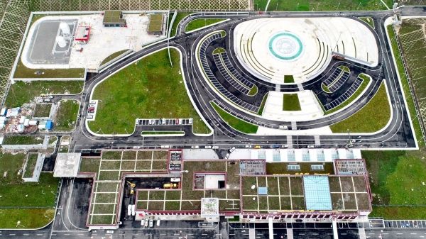 甘孜格薩爾機場為(wei) 國內(nei) 民用支線機場建設樹立新標杆-國際快遞費在線查詢