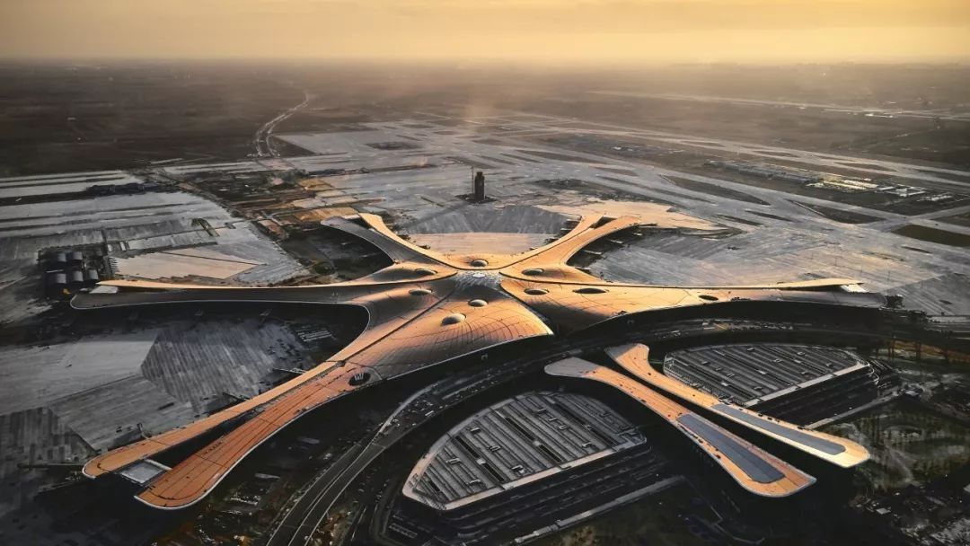 北京大興(xing) 國際機場衛星廳地下工程開工