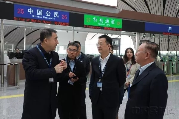 董誌毅赴大興(xing) 機場督導檢查航班運行和換季轉場準備工作