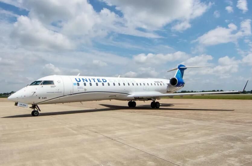 美聯航推50人座小飛機 為(wei) 搶客設大型置物櫃放行李