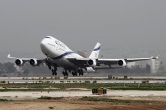 南美國際國際快遞-以色列航空最後的747航班：天空中繪製747飛機圖案
