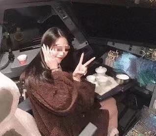 桂林航空高層因女網紅進駕駛艙集體(ti) 被罰！董事長被警告扣三月工資