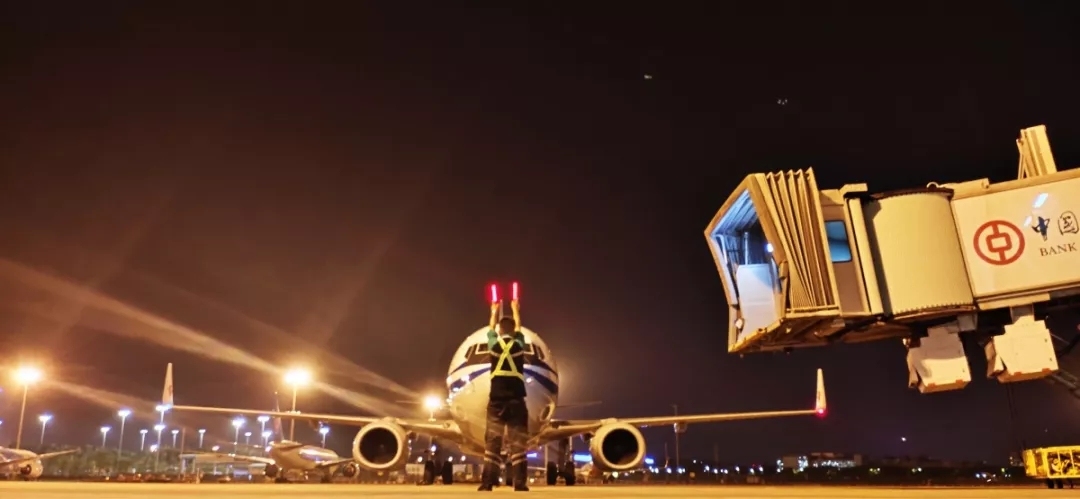 澳大利亞(ya) 國際快遞-國內(nei) 機場首家！白雲(yun) 地勤機務取得A320係列飛機定檢資格