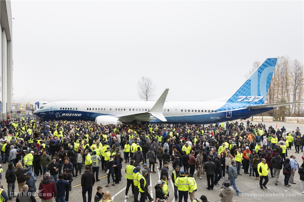 波音737 MAX 10首次亮相 預計明年首飛