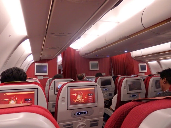香港航空經營困境加劇 機上娛樂(le) 突停燃油恐斷供