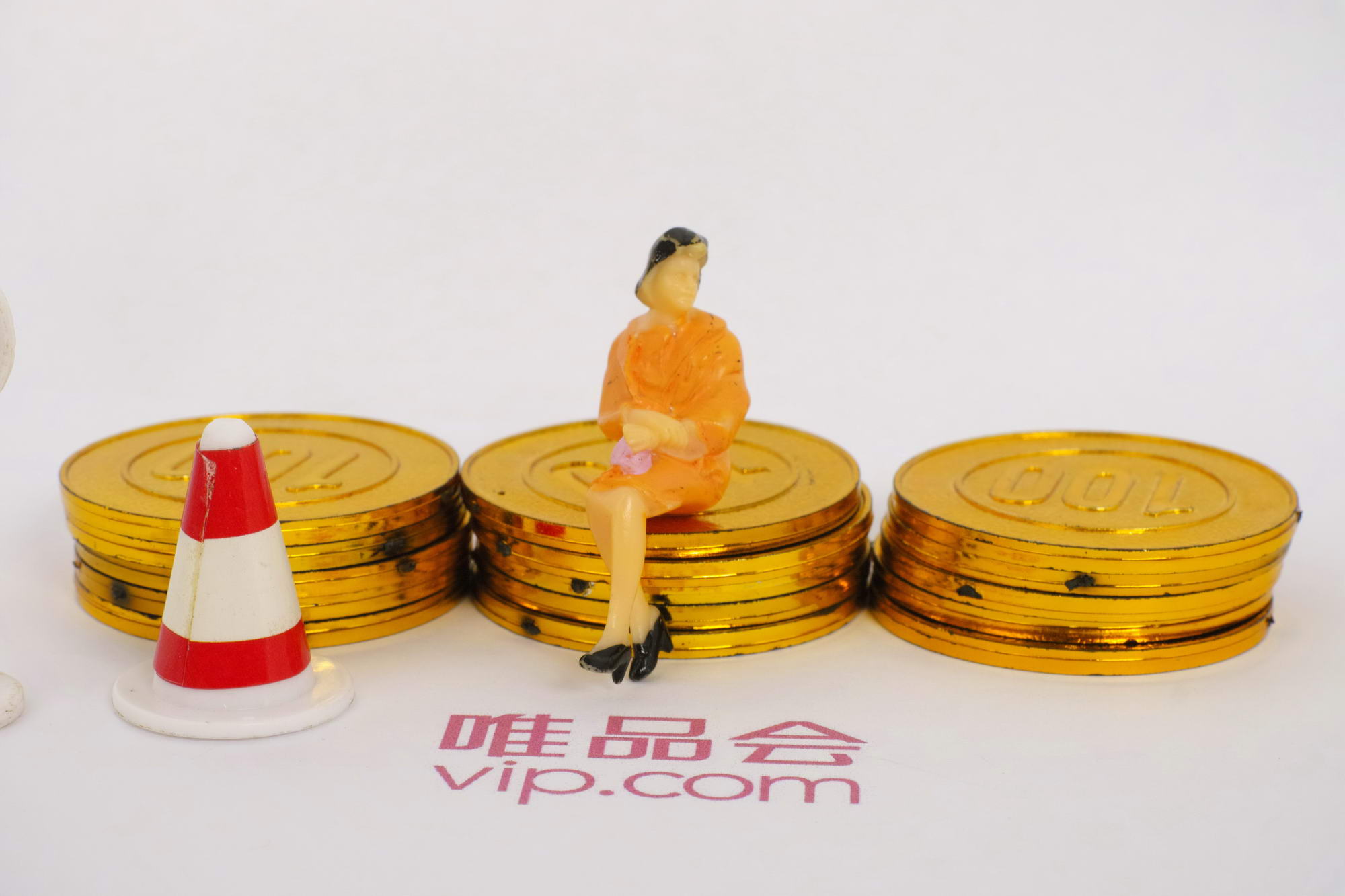 唯品會(hui) 終止自營快遞 順豐(feng) 撿了個(ge) 大便宜？