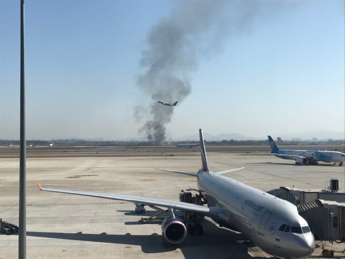 哈薩克斯坦的空運-白雲(yun) 機場東(dong) 跑道圍界外火情已被控製 對機場運營無影響