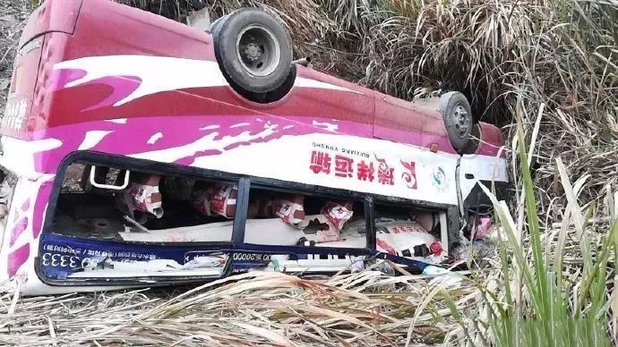 江西瑞金客車側(ce) 翻案宣判，運輸公司被判賠四百餘(yu) 萬(wan) 