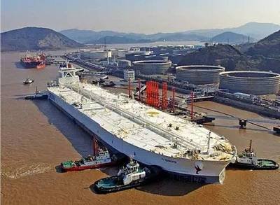 廣東(dong) 貨運公司-寧波民營航企投建最大噸位油船下水