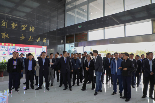 
深圳國際快遞-惠龍易通五周年獻禮拉開組建國家應急物流運輸保障車隊序幕