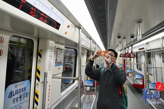 廣州地鐵21號線已發車 居民起大早飲“頭啖湯”