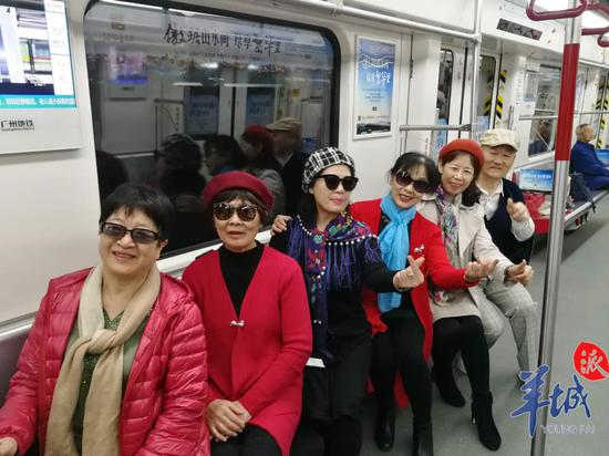 廣州地鐵21號線已發車 居民起大早飲“頭啖湯”
