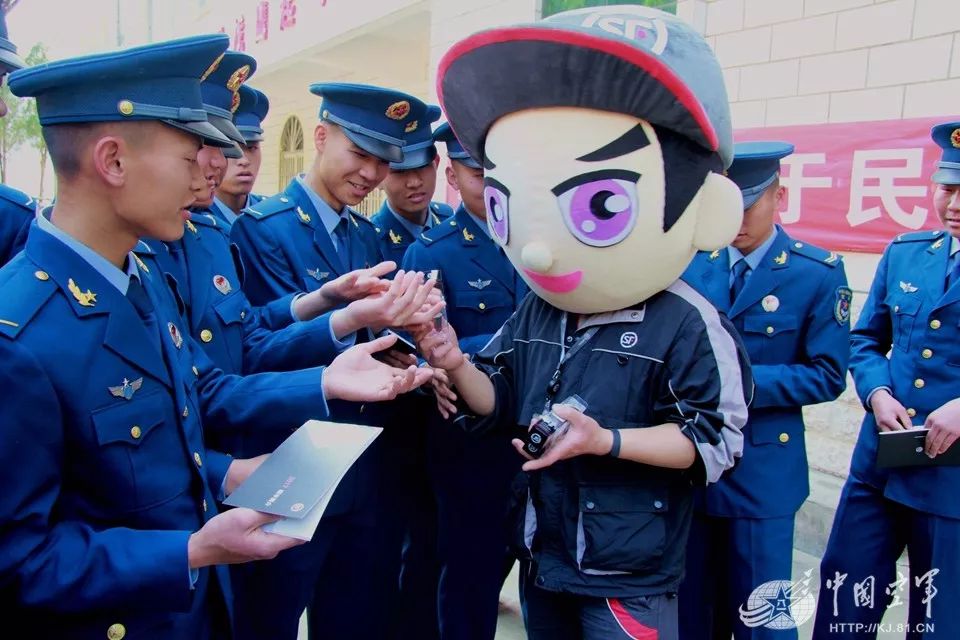 空軍(jun) 與(yu) 地方物流企業(ye) 簽訂戰略合作協議一年來，補齊了哪些短板？