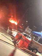 伊拉克的空運-洛杉磯國際機場突發火災：火光衝天 交通受阻（附圖）