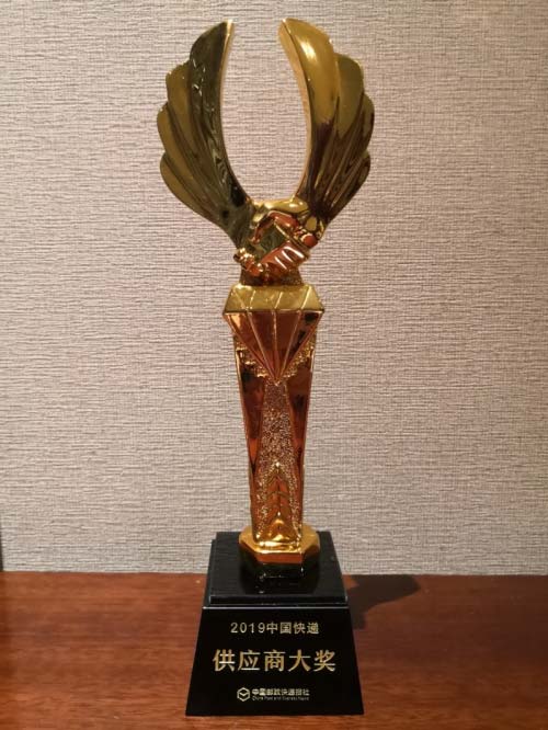 開年大吉，東(dong) 風柳汽榮膺“2019中國快遞供應商大獎”