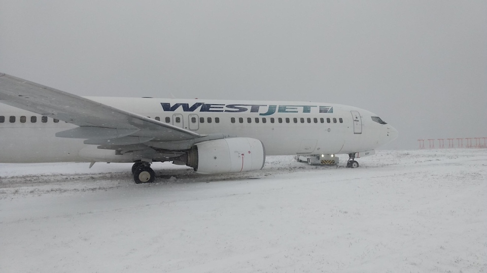 視頻：西捷航空一客機雪天著陸時衝(chong) 出跑道 無人受傷(shang) 