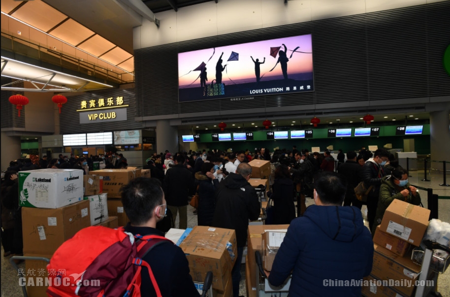 海運價(jia) 格-東(dong) 航包機伴著鼠年鍾聲起飛 運送上海首批136名醫護人員馳援武漢