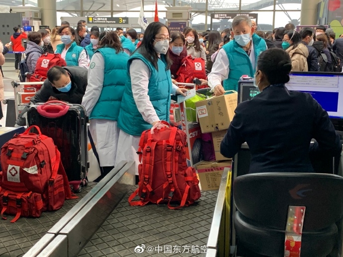 東(dong) 航第四架包機太原起飛馳援武漢