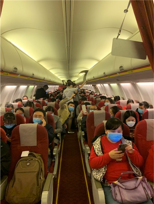 寧波國際快遞-海南航空首架包機從(cong) 海南起飛馳援武漢