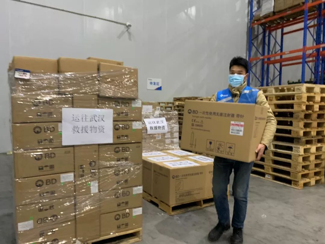 嘉定物流企業(ye) 星夜馳援，加配醫用物資抵達武漢