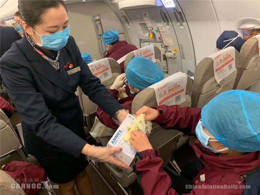 法國空運-1天3架 東(dong) 航包機運送南京西安太原三地的357名醫護人員再援武漢