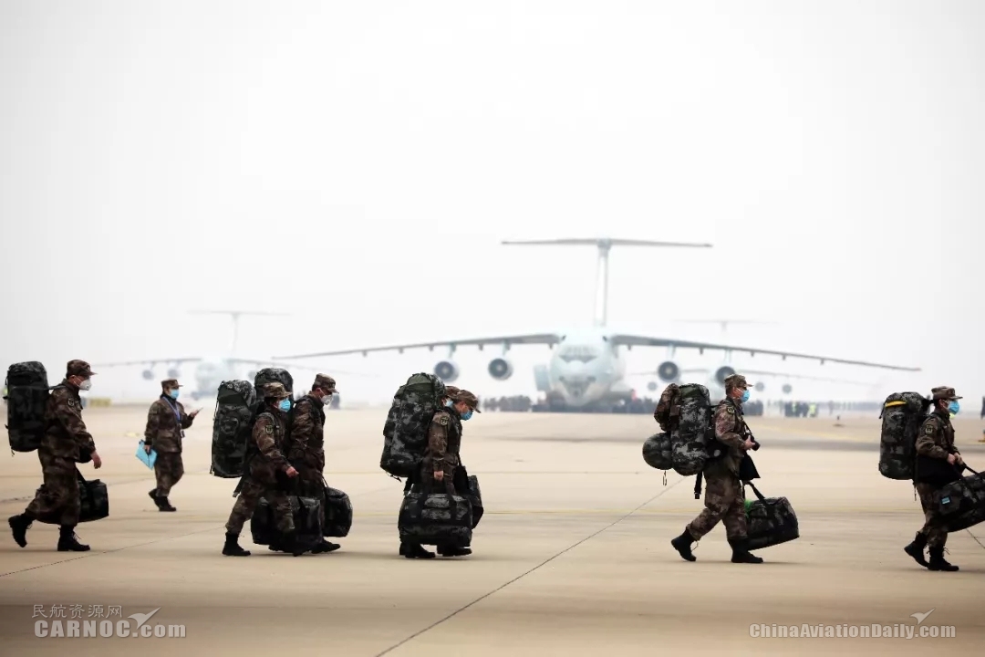 空軍(jun) 8架伊爾-76運輸機 運送人員物資飛抵武漢