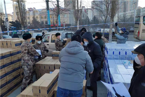 哈市香坊區退役軍(jun) 人事務局連續晝夜奮戰 圓滿完成防疫物資發放任務
