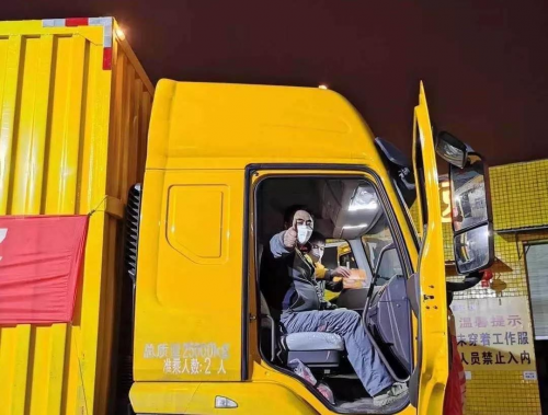 白俄羅斯-複工日！馳援戰疫，乘龍汽車行動在一線