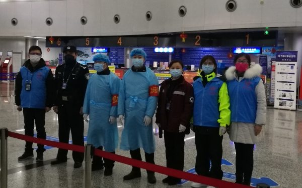 伊拉克空運-黃山機場：同心協力 並肩嚴(yan) 守戰“疫”重要哨位