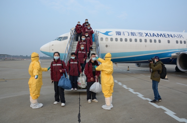 非洲國際國際快遞-宜建鍾情|三峽機場圓滿完成福建首批對口支援醫療隊包機保障任務