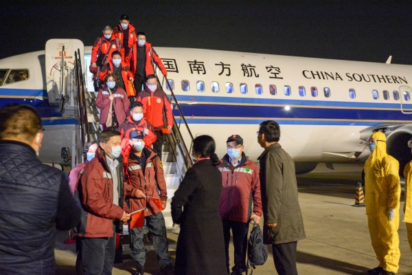 非洲國際國際快遞-宜建鍾情|三峽機場圓滿完成福建首批對口支援醫療隊包機保障任務