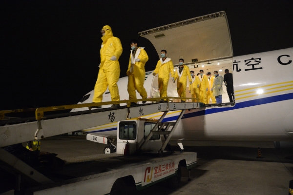 伊朗的國際快遞-【使命必達】三峽機場順利完成首次郵政全貨機保障任務