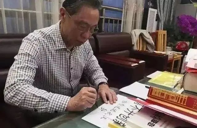 為(wei) 什麽(me) 大公司都愛“投資”鍾南山？