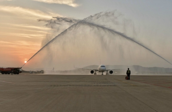 圖：飛機過水門儀(yi)