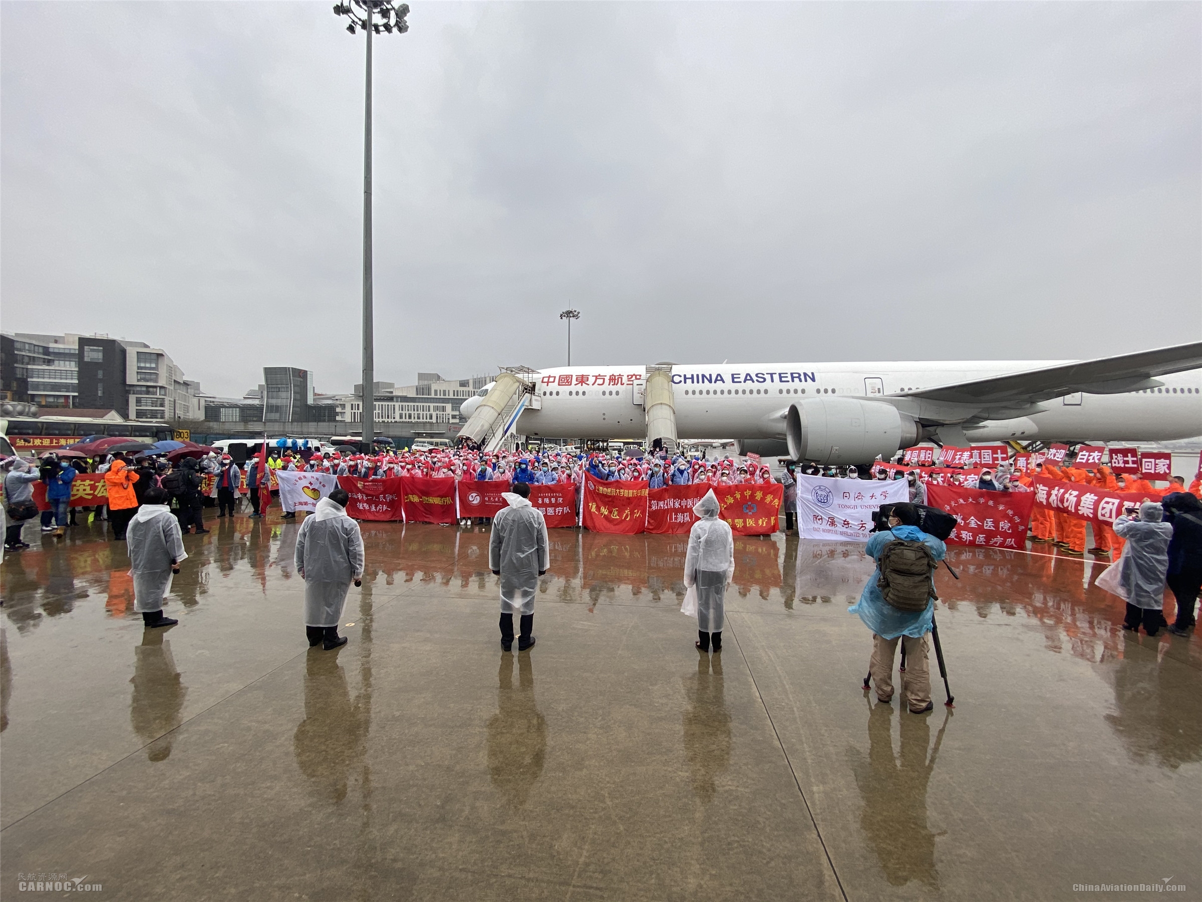 哈薩克斯坦空運最大規模！中國民航51架包機接7000餘(yu) 名援鄂醫護人員回家